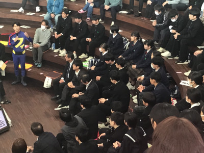 51F7AB2E-3CB4-42EC-91C6-2481FDF6059E